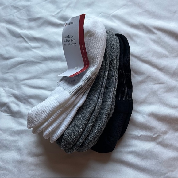 🍋 Lululemon Socks - Picture 3 of 4